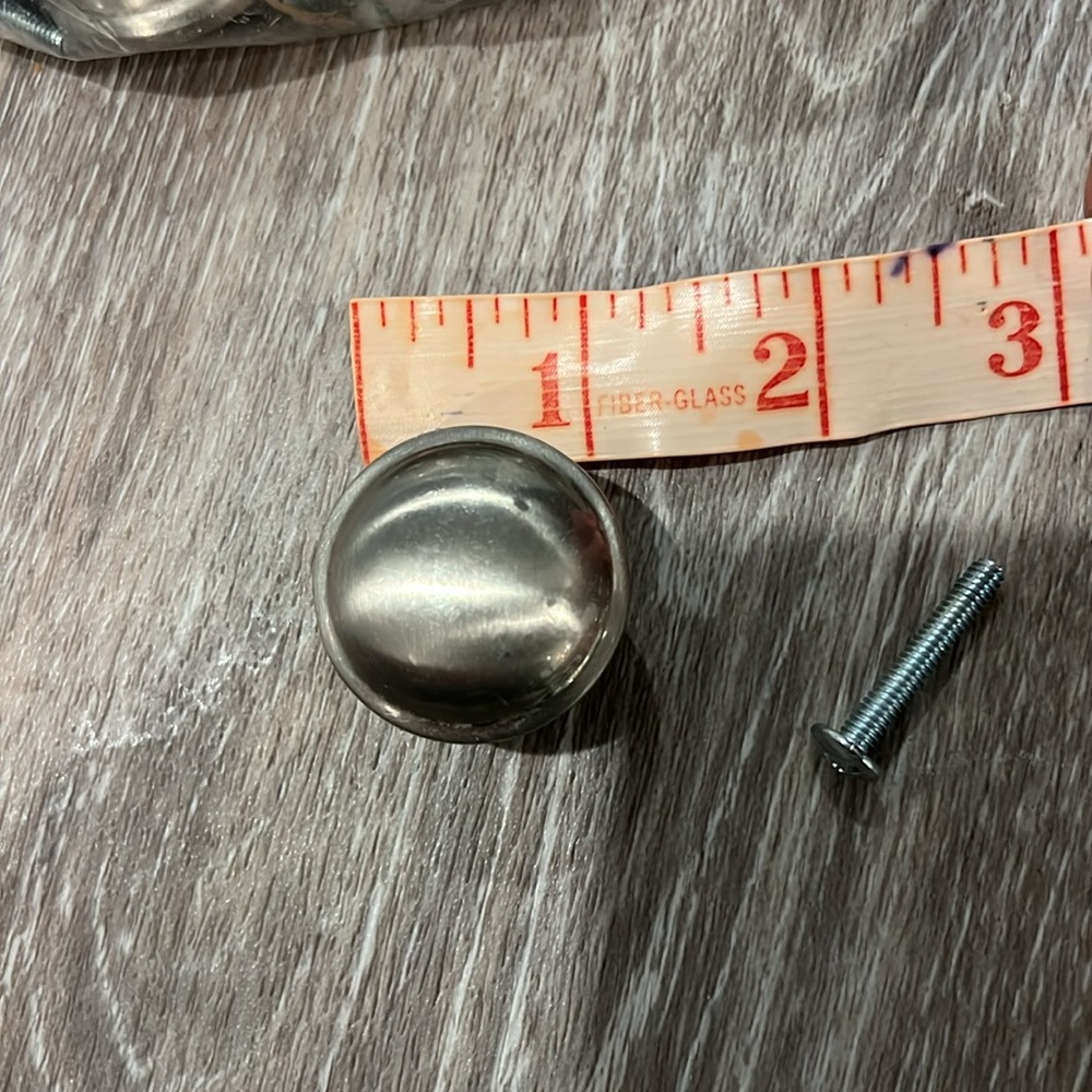 Brushed nickel knobs 9 - Picture 2 of 3